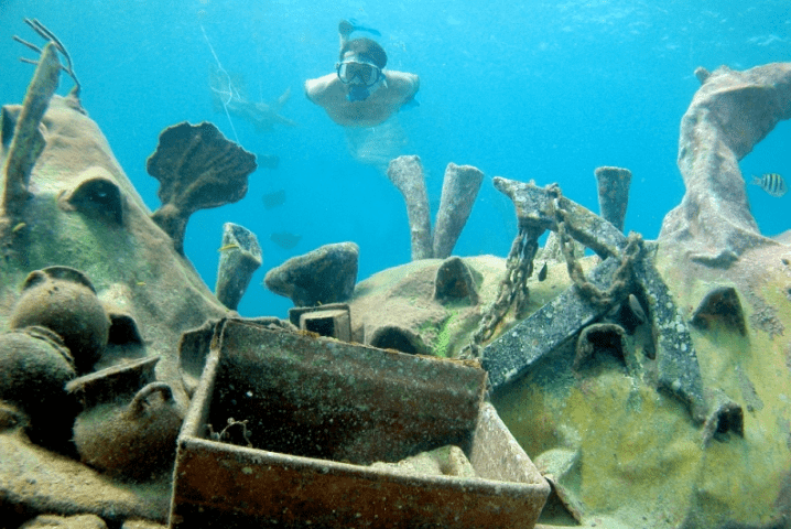 Underwater art Carlos Pueyo Aquabitat 24